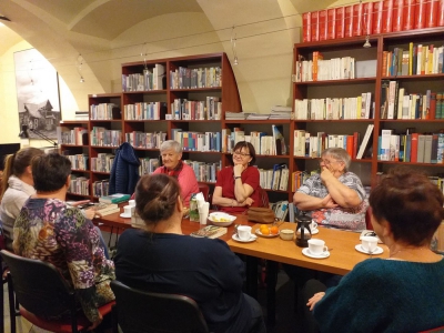 Dyskusyjny Klub Książki - listopadowe spotkanie - zdjęcie1